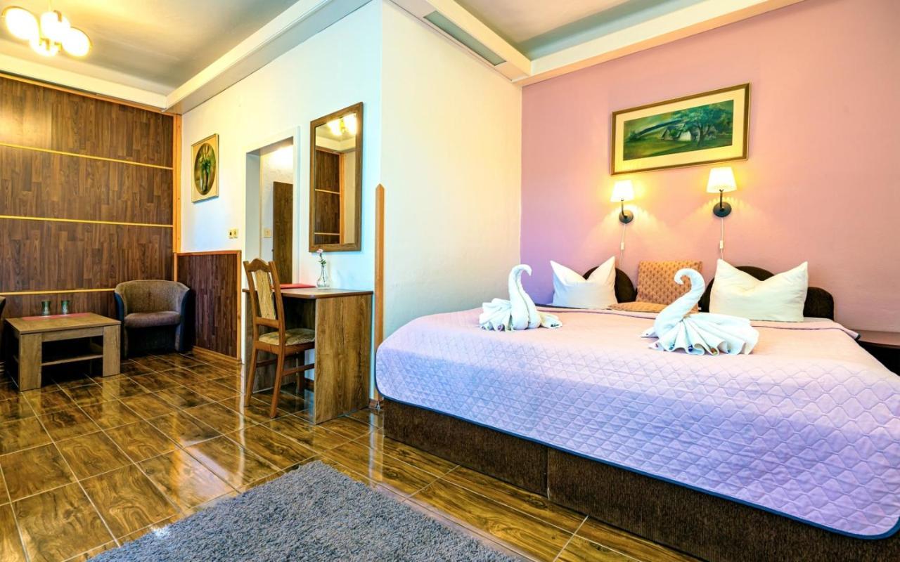 Hotel Džbán Karlova Studánka Kültér fotó