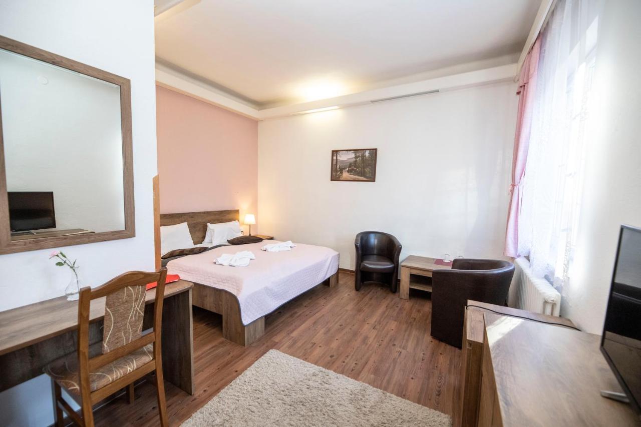 Hotel Džbán Karlova Studánka Kültér fotó