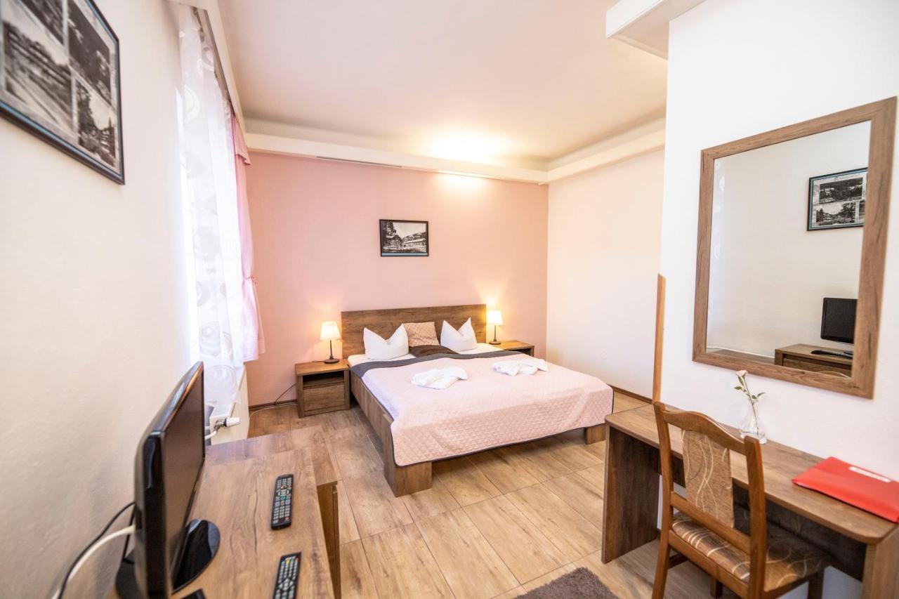Hotel Džbán Karlova Studánka Kültér fotó
