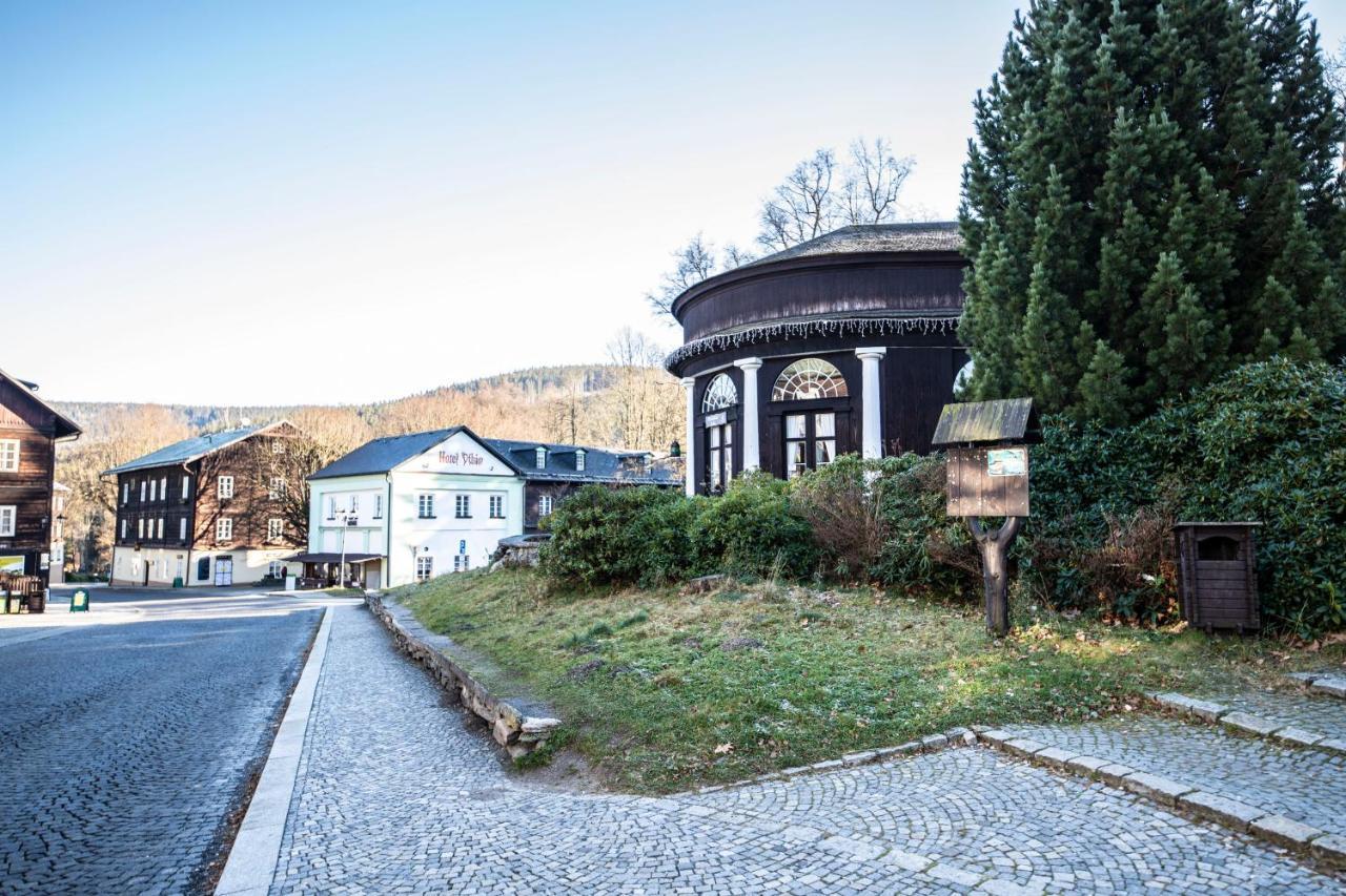 Hotel Džbán Karlova Studánka Kültér fotó