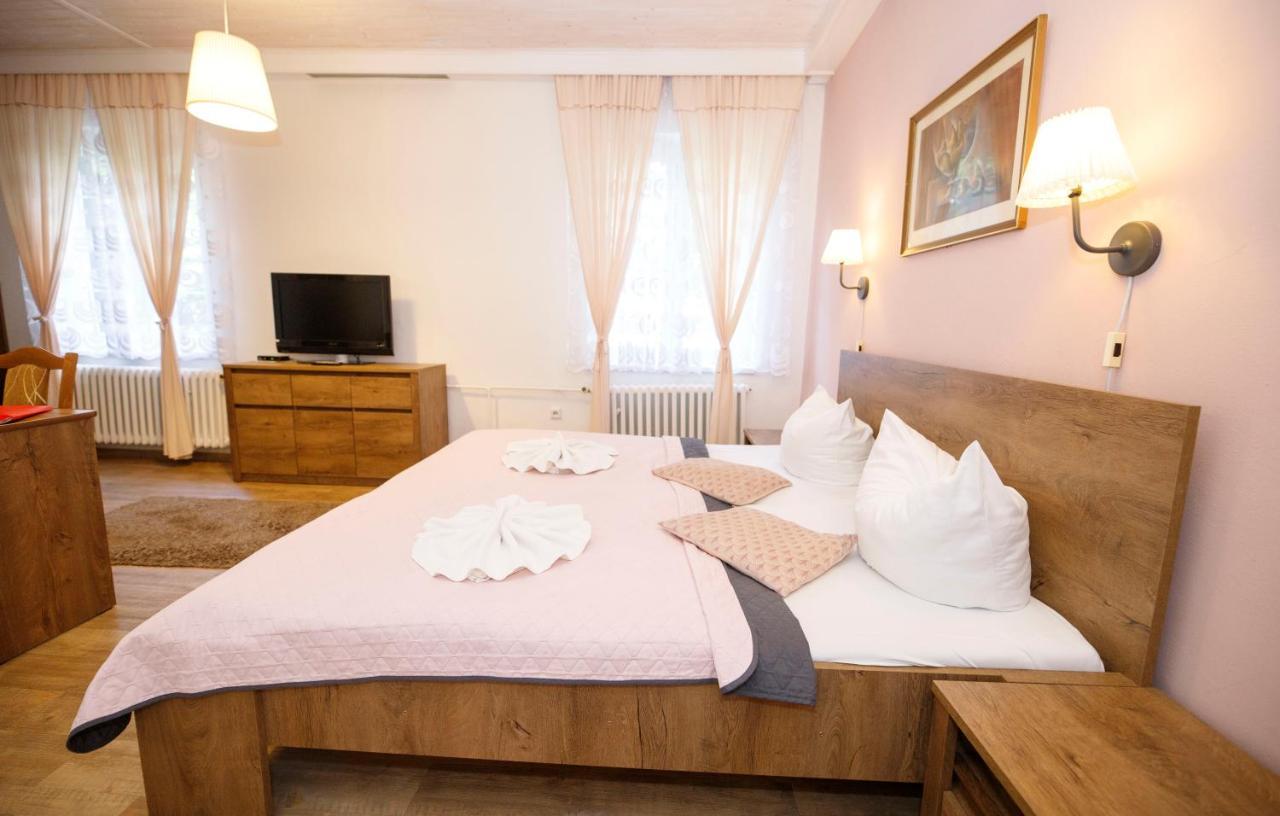 Hotel Džbán Karlova Studánka Kültér fotó