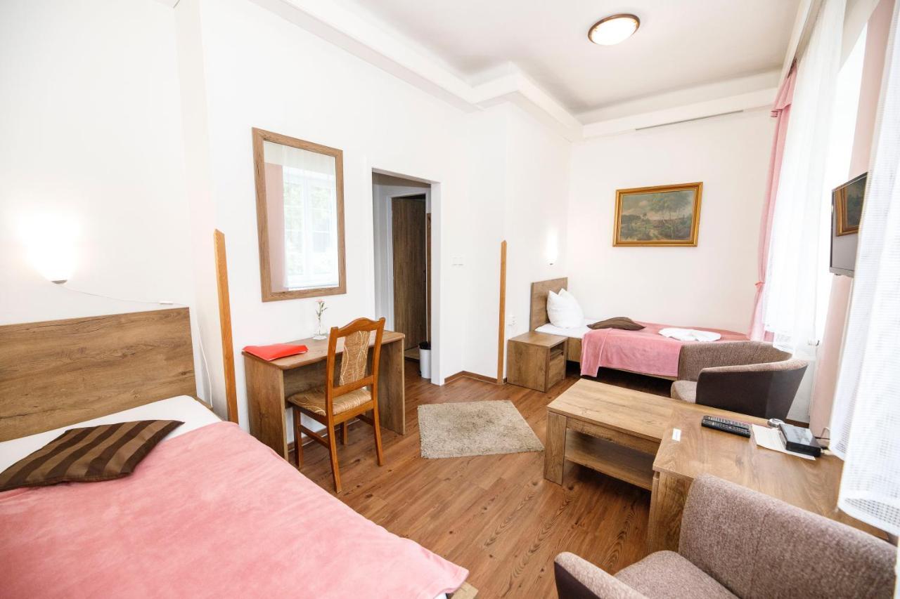 Hotel Džbán Karlova Studánka Kültér fotó