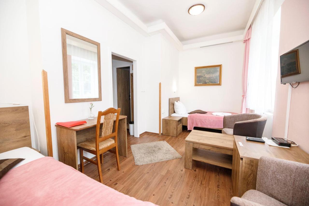 Hotel Džbán Karlova Studánka Kültér fotó