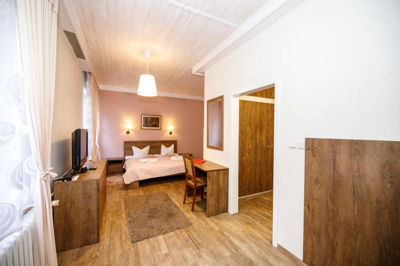Hotel Džbán Karlova Studánka Kültér fotó