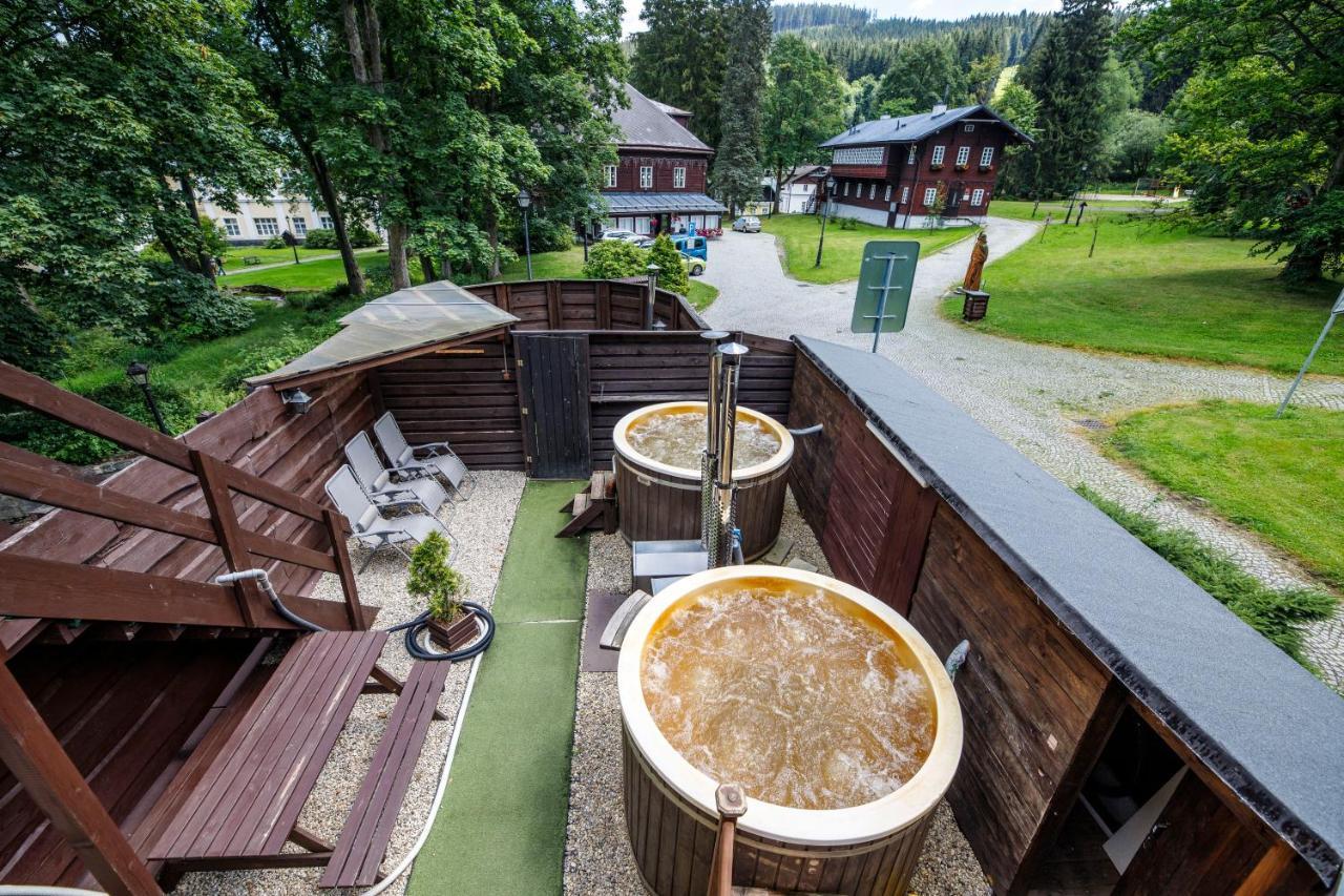 Hotel Džbán Karlova Studánka Kültér fotó