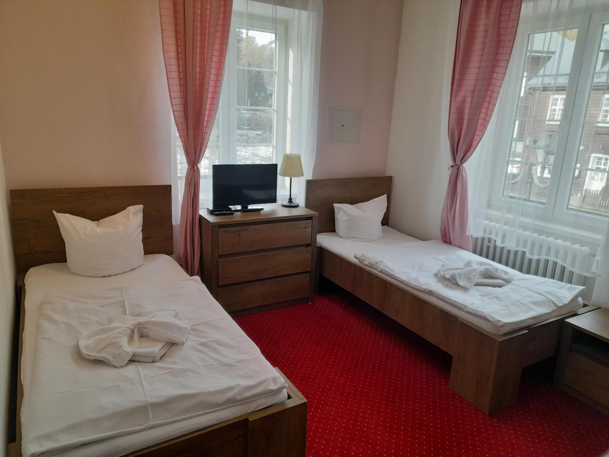 Hotel Džbán Karlova Studánka Kültér fotó